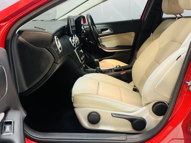 2017 MERCEDES-BENZ A-CLASS 1.5 A180d SE (Executive) Hatchback 5dr Diesel Manual Euro 6 (s/s) (109 ps) - Photo 3