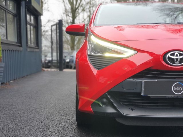 2018 TOYOTA AYGO 1.0 VVT-i x-play Hatchback 5dr Petrol Manual Euro 6 (71 ps) - Photo 11