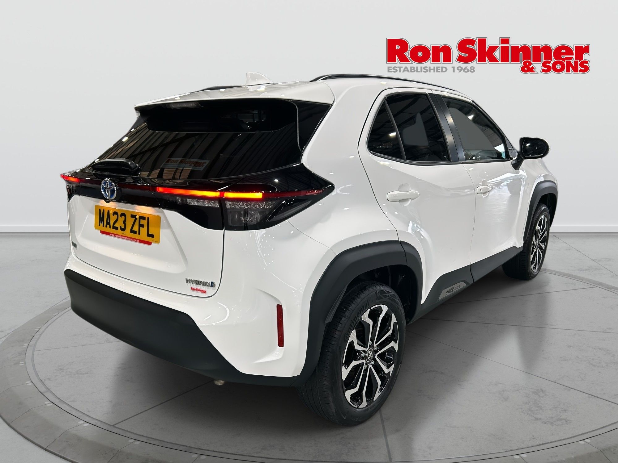 USED 2023 23 TOYOTA YARIS CROSS 1.5 VVT-h Design SUV 5dr Petrol Hybrid E-CVT Euro 6 (s/s) (116 ps) 