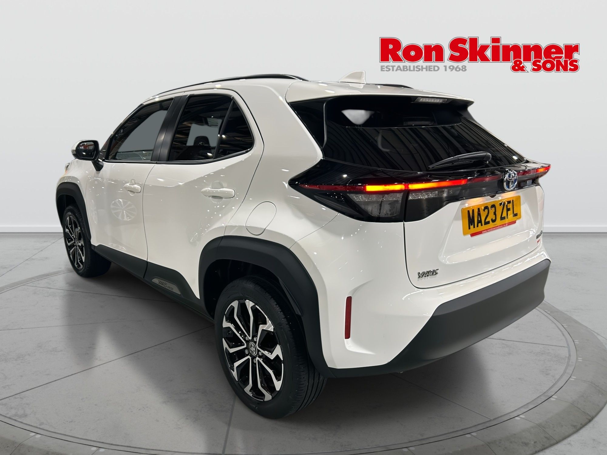 USED 2023 23 TOYOTA YARIS CROSS 1.5 VVT-h Design SUV 5dr Petrol Hybrid E-CVT Euro 6 (s/s) (116 ps) 