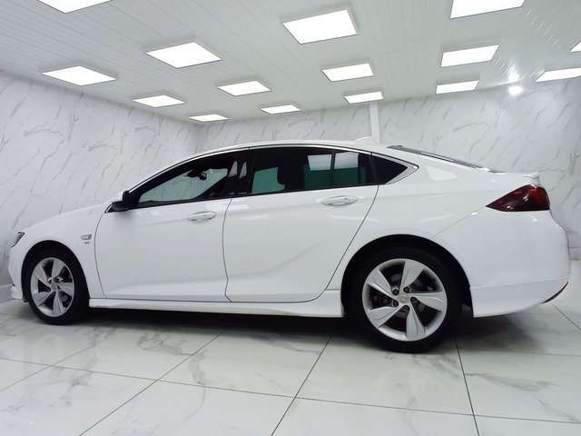 2017 Vauxhall Insignia 1.5L SRI Vx Line Nav 5dr - Photo 8