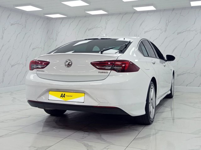 2017 Vauxhall Insignia 1.5L SRI Vx Line Nav 5dr - Photo 12