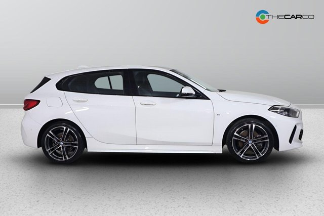 2022 BMW 1 Series - Photo 9