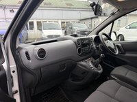 USED 2019 19 PEUGEOT PARTNER 1.6 BlueHDi 854 SE Panel Van 5dr Diesel Manual L1 (112 g/km, 97.64 bhp) This 2019 Peugeot Partner presents an exceptional ownership proposition with its remarkably low mileage of just 40,896 miles, a testament to its careful use by its single owner.  This SE L1 5dr model, powered by a 1.6L BlueHDi diesel engine producing 98 bhp, is a Euro 6 compliant vehicle, ensuring it meets modern emissions standards.  Its efficient design is further highlighted by an impressive fuel economy of up to 66 mpg, making it a cost effective choice for everyday use.