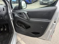 USED 2019 19 PEUGEOT PARTNER 1.6 BlueHDi 854 SE Panel Van 5dr Diesel Manual L1 (112 g/km, 97.64 bhp) This 2019 Peugeot Partner presents an exceptional ownership proposition with its remarkably low mileage of just 40,896 miles, a testament to its careful use by its single owner.  This SE L1 5dr model, powered by a 1.6L BlueHDi diesel engine producing 98 bhp, is a Euro 6 compliant vehicle, ensuring it meets modern emissions standards.  Its efficient design is further highlighted by an impressive fuel economy of up to 66 mpg, making it a cost effective choice for everyday use.