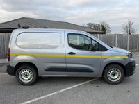 USED 2020 20 PEUGEOT PARTNER 1.5 BlueHDi 1000 Grip Standard Panel Van 5dr Diesel Manual SWB Euro 6 (s/s) (100 bhp) This 2020 Peugeot Partner van stands out with its remarkably low mileage of just 57,290 miles, especially considering its age, and has been owned by only one careful owner.  This Grip derivative, powered by an efficient 1.5L BlueHDi diesel engine, meets Euro 6 emission standards.  It comes equipped with practical features such as height adjustable halogen headlights that automatically illuminate, along with daytime running lights. Inside, you'll find the distinctive PEUGEOT i-CockpIT.