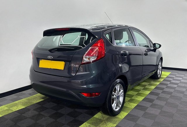 2015 15 FORD FIESTA 1.5 TDCi Zetec Hatchback 5dr Diesel Manual Euro 5 (75 ps) - Photo 2