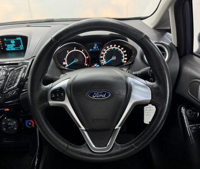2015 15 FORD FIESTA 1.5 TDCi Zetec Hatchback 5dr Diesel Manual Euro 5 (75 ps) - Photo 10