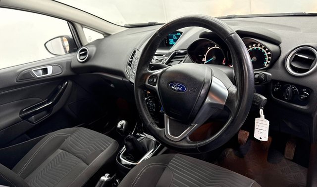 2015 15 FORD FIESTA 1.5 TDCi Zetec Hatchback 5dr Diesel Manual Euro 5 (75 ps) - Photo 12