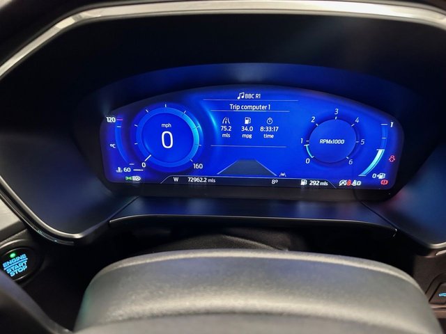 2021 FORD KUGA - Photo 9