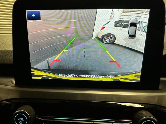 2021 FORD KUGA - Photo 11
