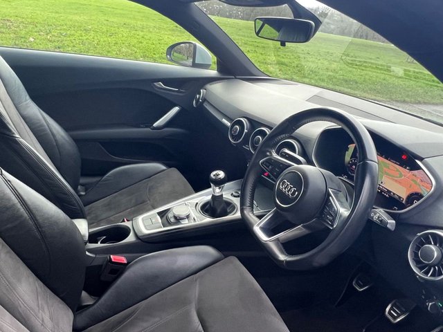 2017 Audi TT 1.8L Sport 3dr - Photo 2