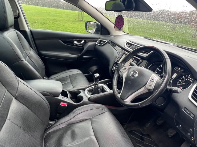 2016 Nissan Qashqai 1.6L Tekna 5dr - Photo 2