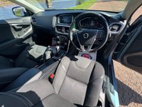 USED 2017 17 VOLVO V40 2.0 D2 Momentum Nav Plus Hatchback 5dr Diesel Manual Euro 6 (s/s) (120 ps) **MUSSEL BLUE**CRUISE CONTROL**BLUETOOTH AUDIO**