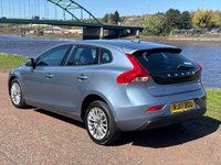 USED 2017 17 VOLVO V40 2.0 D2 Momentum Nav Plus Hatchback 5dr Diesel Manual Euro 6 (s/s) (120 ps) **MUSSEL BLUE**CRUISE CONTROL**BLUETOOTH AUDIO**