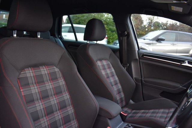 2016 VOLKSWAGEN GOLF 2.0 TSI BlueMotion Tech GTI Hatchback 5dr Petrol DSG Euro 6 (s/s) (220 ps) - Photo 12