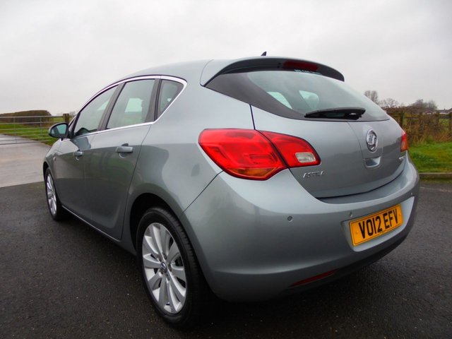 2012 VAUXHALL ASTRA 1.7 CDTi ecoFLEX 99g Tech Line Hatchback 5dr Diesel Manual Euro 5 (s/s) (130 ps) - Photo 3
