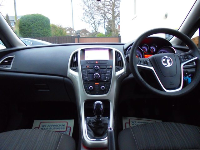 2012 VAUXHALL ASTRA 1.7 CDTi ecoFLEX 99g Tech Line Hatchback 5dr Diesel Manual Euro 5 (s/s) (130 ps) - Photo 4