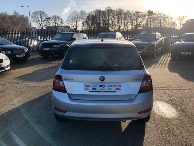 2019 SKODA FABIA 2019 1.0 TSI SE Hatchback 5dr Petrol Manual Euro 6 (s/s) (95 ps) cambelt  changed @ 73865 miles - Photo 7