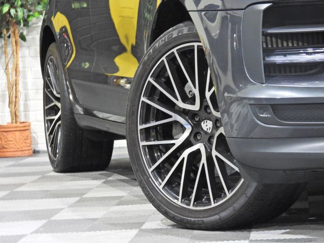 2019 Porsche Macan 3L S 5dr - Photo 2