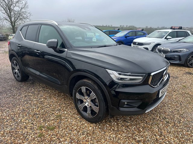 2020 VOLVO XC40