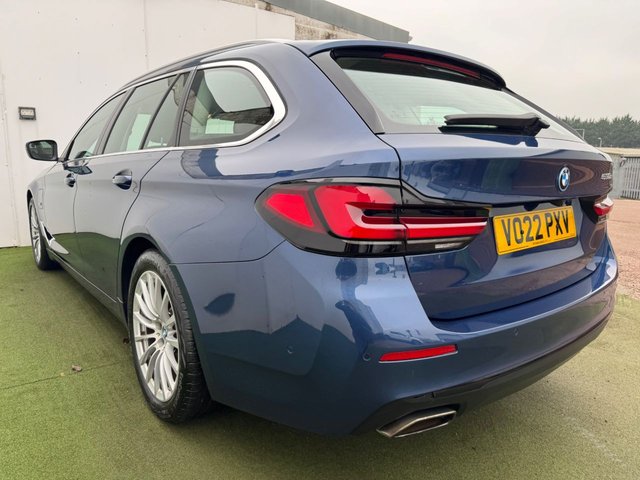 2022 BMW 5 SERIES - Photo 11