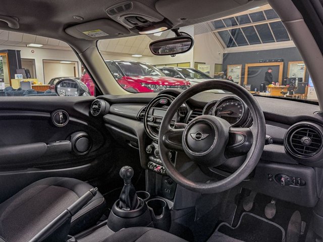 2018 MINI Hatch 1.5L Cooper 3dr - Photo 3