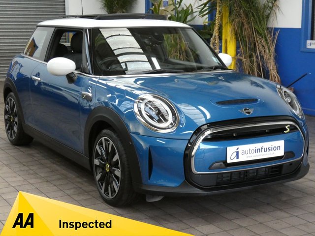 View our MINI Electric Hatch Cooper SE 32.6kWh Level 3 Hatchback 3dr Electric Auto (184 ps)