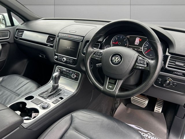 2015 VOLKSWAGEN TOUAREG 3.0 TDI V6 BlueMotion Tech R-Line SUV 5dr Diesel Tiptronic 4WD Euro 6 (s/s) (262 ps) - Photo 9