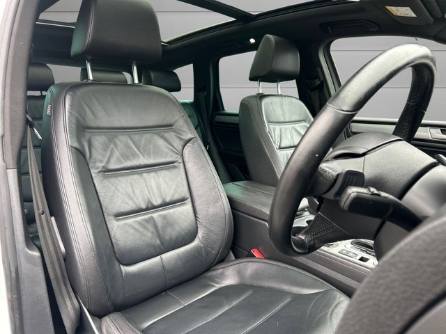 2015 VOLKSWAGEN TOUAREG 3.0 TDI V6 BlueMotion Tech R-Line SUV 5dr Diesel Tiptronic 4WD Euro 6 (s/s) (262 ps) - Photo 10