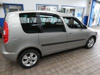 USED 2011 61 SKODA ROOMSTER 1.6 TDI SE Plus MPV 5dr Diesel Manual Euro 5 (105 ps) PANORAMIC SUNROOF RADIO CD PARKING SENSORS 3 OWNERS 12 SERVICES TO 89K MILES