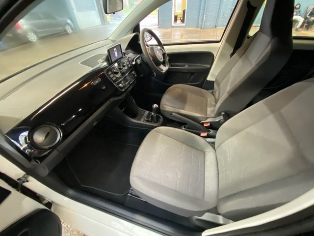 2012 VOLKSWAGEN UP! (2012) - Photo 4