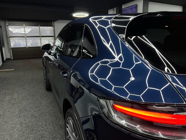 2020 PORSCHE MACAN - Photo 7