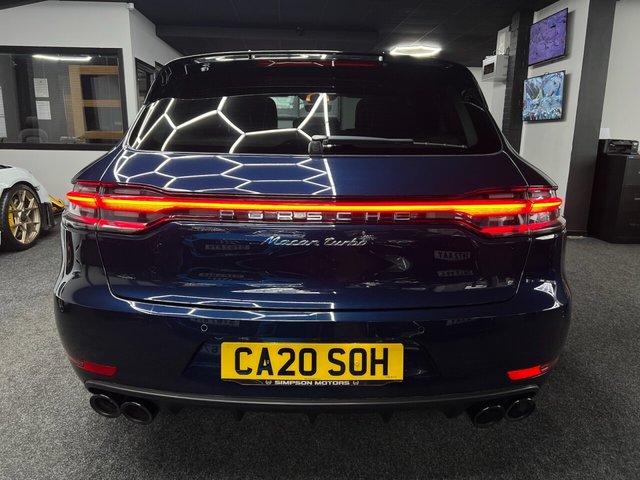 2020 PORSCHE MACAN - Photo 12