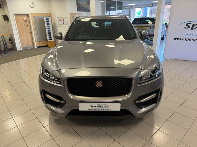 2019 Jaguar F-Pace 2L R-Sport 5dr - Photo 2