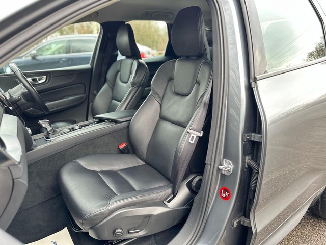 2018 VOLVO XC60 - Photo 6