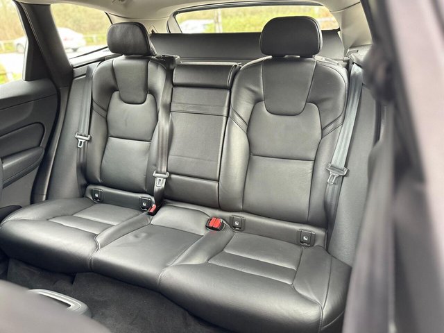 2018 VOLVO XC60 - Photo 10