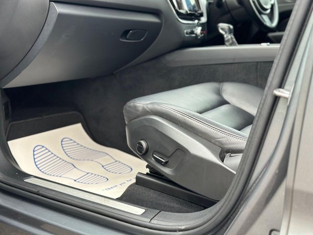 2018 VOLVO XC60 - Photo 7