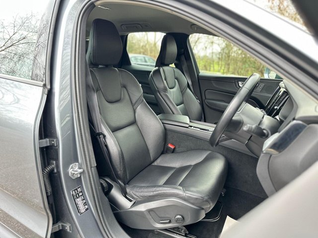 2018 VOLVO XC60 - Photo 2