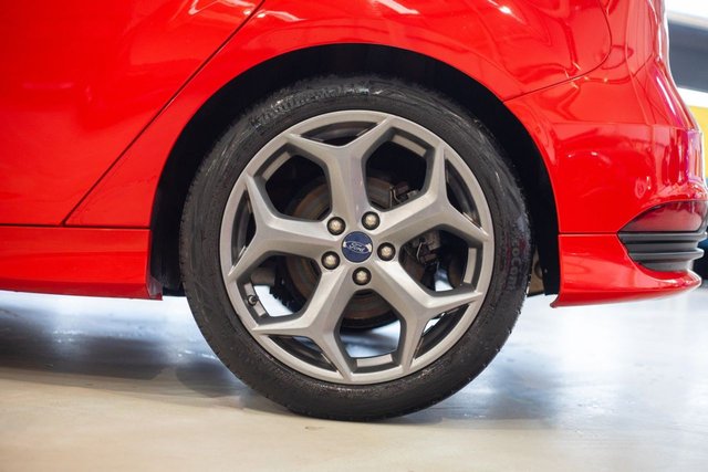 2015 Ford Focus 2L St-2 5dr - Photo 7