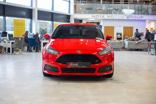 2015 Ford Focus 2L St-2 5dr - Photo 9