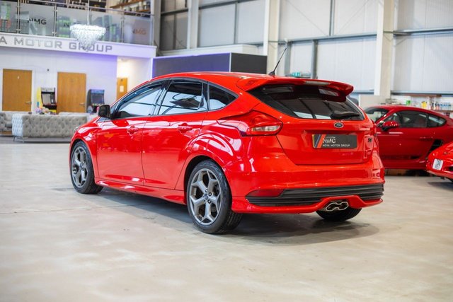 2015 Ford Focus 2L St-2 5dr - Photo 5