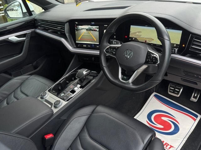 2023 VOLKSWAGEN TOUAREG 3.0 TDI V6 R-Line Tech Plus SUV 5dr Diesel Tiptronic 4Motion Euro 6 (s/s) (286 ps) - Photo 8