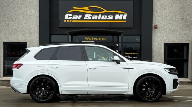 2023 VOLKSWAGEN TOUAREG 3.0 TDI V6 R-Line Tech Plus SUV 5dr Diesel Tiptronic 4Motion Euro 6 (s/s) (286 ps) - Photo 3