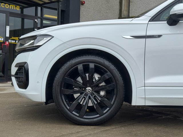 2023 VOLKSWAGEN TOUAREG 3.0 TDI V6 R-Line Tech Plus SUV 5dr Diesel Tiptronic 4Motion Euro 6 (s/s) (286 ps) - Photo 7