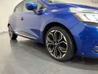 USED 2018 18 RENAULT CLIO 0.9 TCe Signature Nav Hatchback 5dr Petrol Manual Euro 6 (s/s) (90 ps) 2 keys, pan roof, reverse cam, NAV