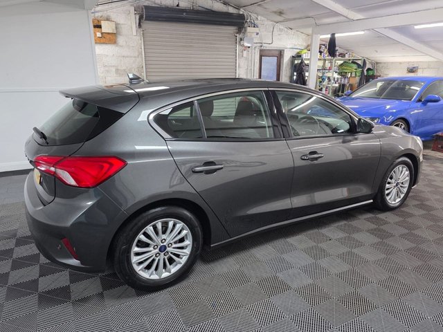 2018 FORD FOCUS 1.5 EcoBlue Titanium Hatchback 5dr Diesel Manual Euro 6 (s/s) (120 ps) - Photo 3