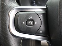 USED 2020 70 VOLVO XC40 2.0 B4 MHEV R-Design SUV 5dr Petrol Hybrid Auto AWD Euro 6 (s/s) (197 ps) 1 OWNER | ACTIVE INFO DISPLAY