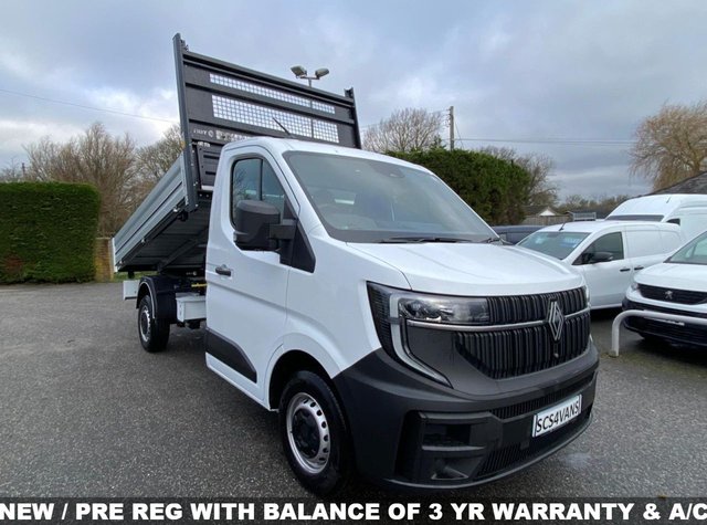 2025 RENAULT MASTER