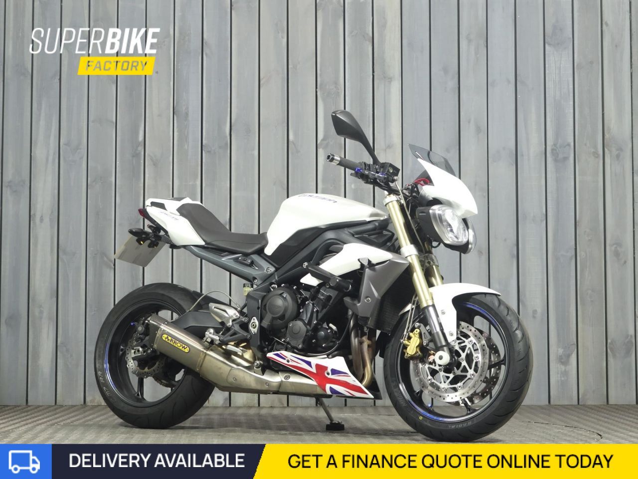 TRIUMPH STREET TRIPLE 675